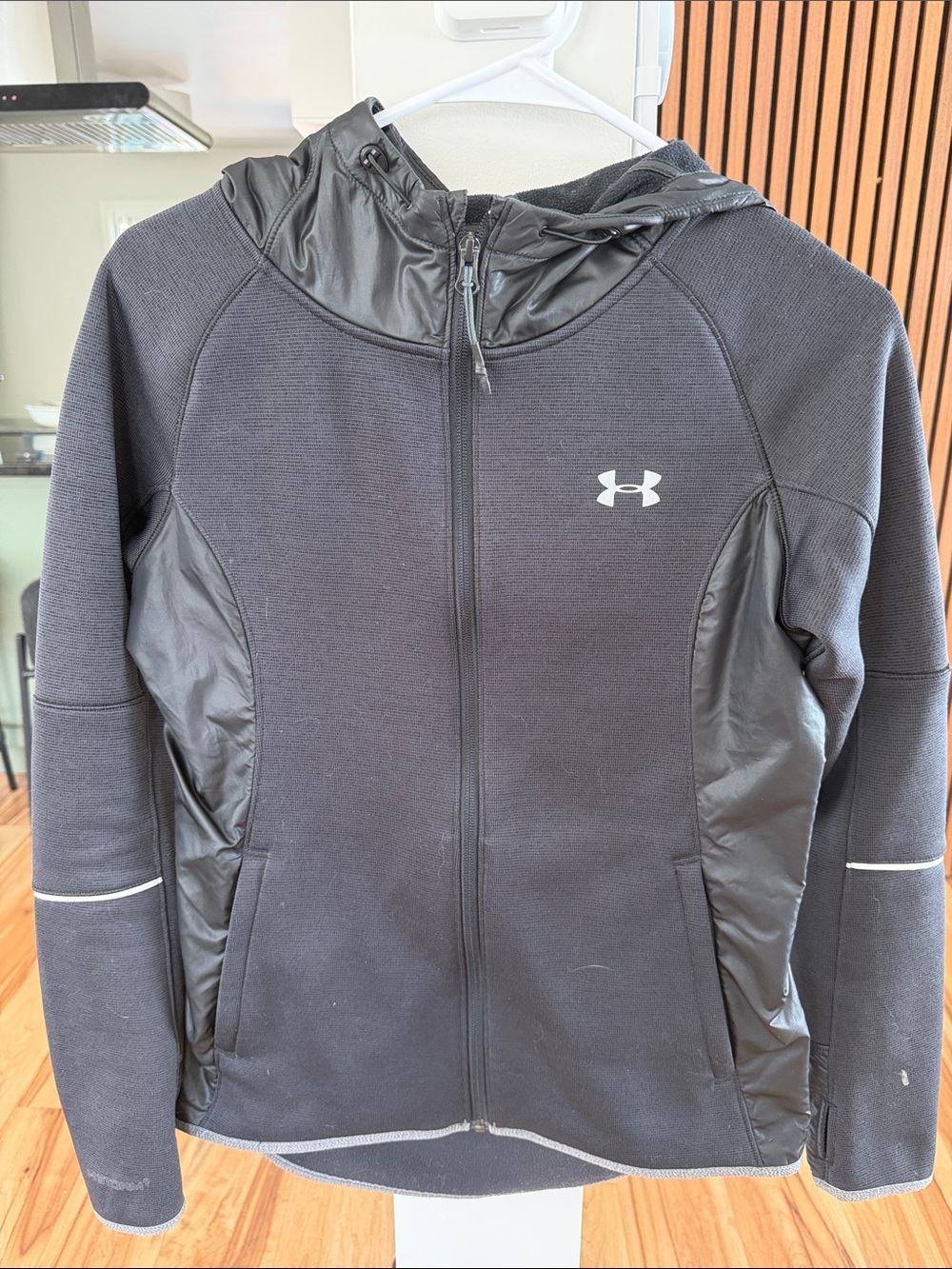 Under Armour Storm 1 Black Women's Wind Resistant Full-Zip Jacket